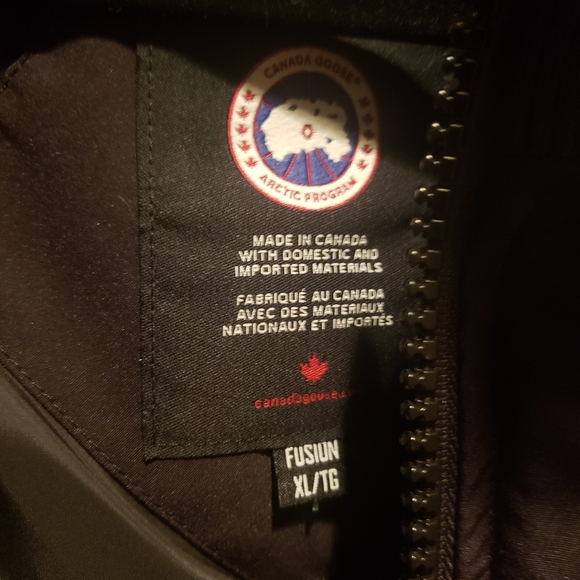 Canada Goose Jacket PERFECT CONDITION - Picture 4 of 5